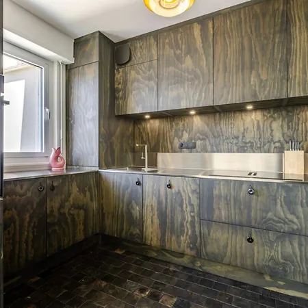 Stunning 1-bedroom With Cathedral View - Broglie Διαμέρισμα