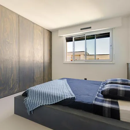 Stunning 1-bedroom With Cathedral View - Broglie